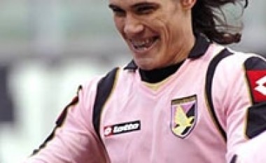 Cavani nënshkruan kontratë të re me Palermon