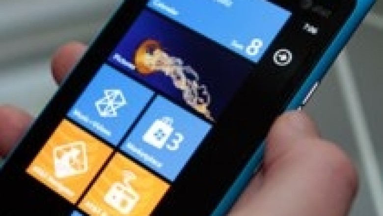 Nokia Lumia 900 në treg më 8 prill