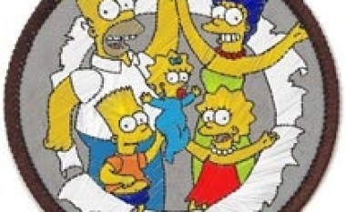 Pulla postare amerikane me familjen “The Simpsons”