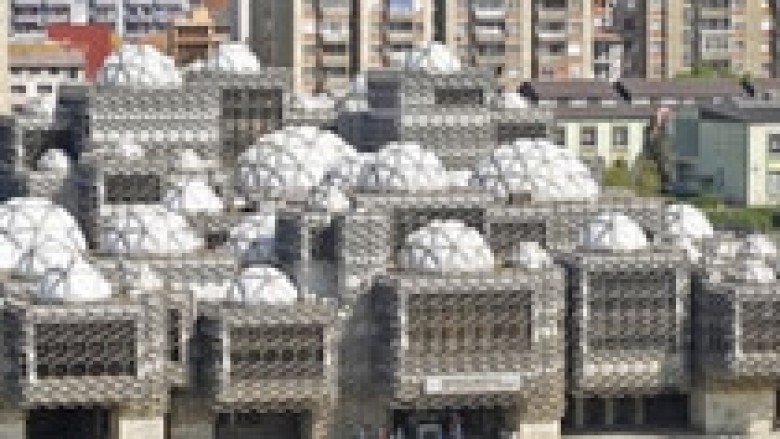 Arkitektët e Kosovës s’pajtohen se Biblioteka Kombëtare është e shëmtuar