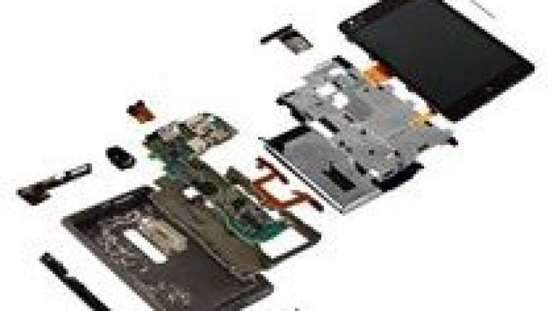 Lumia 900 në prodhim më e shtrenjtë se iPhone