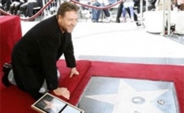 Russell Crowe nderohet me yll