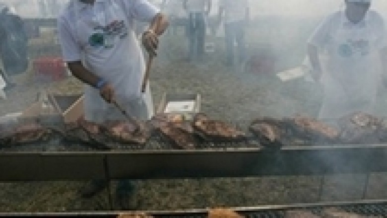 Biggest barbecue in the world best sale