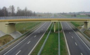 Mali i Zi synon ta lidhë autostradën me Kosovën