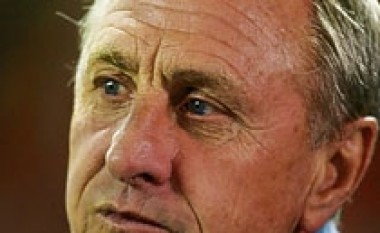 Cruyff: Trofeu do të qëndrojë në Spanjë