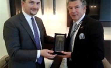 Krasniqi u takua me presidentin e Peace and Sport