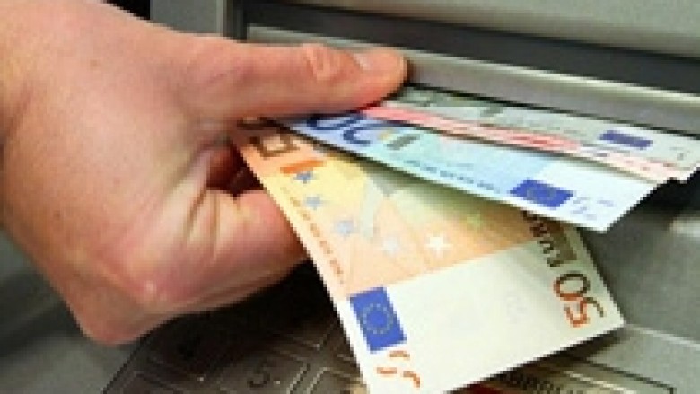 Bankat premtojnë uljen e kamatave për 2 %