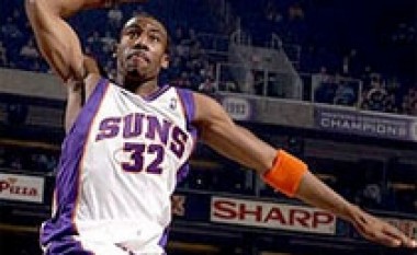 NBA: Suns marrin kontrollin e play-offit