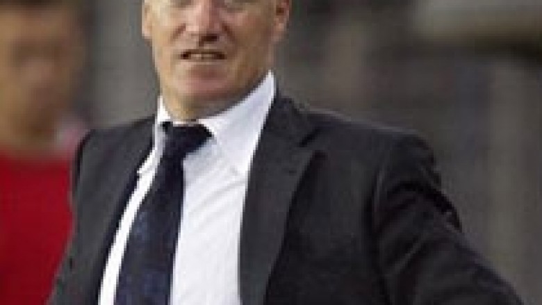 Deschamps hap derën e rikthimit në Juve