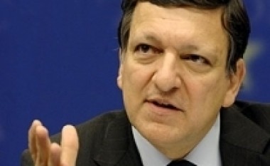 Barroso: BE do të mbrojë euron