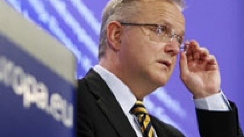 Rehn: Euro nuk do të thyhet