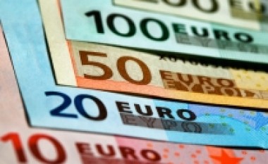 Euro u bë valuta themelore rezerve në Rusi