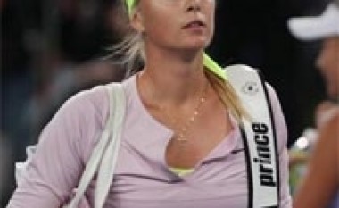 Sharapova në gjysmëfinalen e Strasburgut