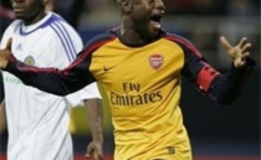 Gallas i gatshëm të largohet nga Arsenal për PSG