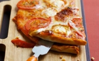 Picë me djathë dhe domate