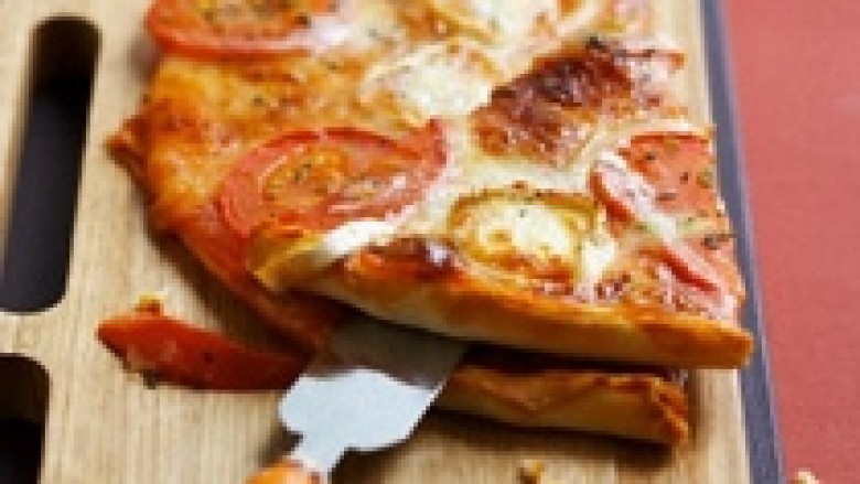 Picë me djathë dhe domate