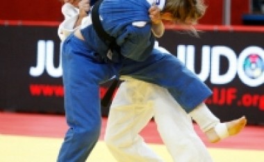 Majlinda e artë në World Judo Masters (video)