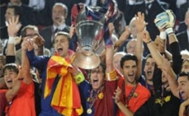 Barca dhe United ndajnë vendin e parë