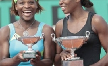 French Open, Venus dhe Serena fitojnë në dyshe