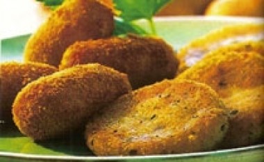 Kroketa patatesh me sallam dhe djathë kaçkavall