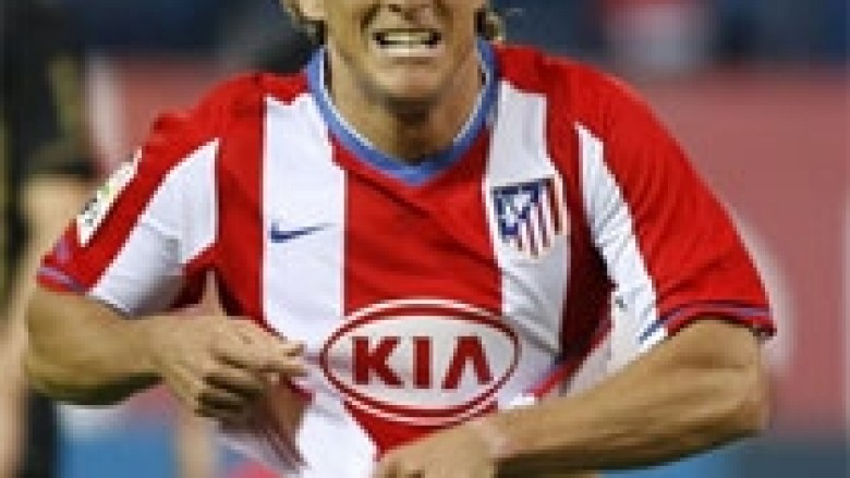 Tottenhami interesohet për Forlan