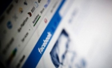 Facebooku i shërben shëndetit mendor