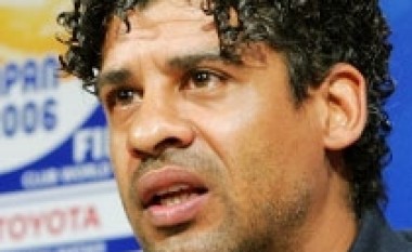 Rijkaard pranë Liverpoolit?