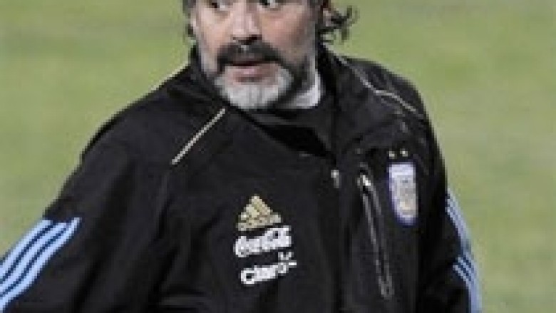 Maradona: Një ditë, trajner i Napolit