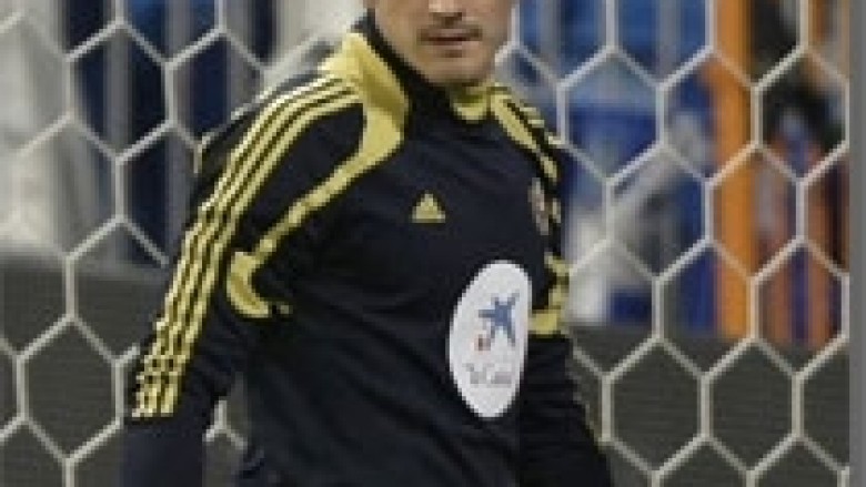 Casillas lëkundet nga United