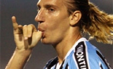 Juventusi kërkon Maxi Lopez