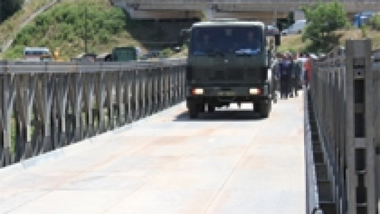 FSK-ja ndërtoi urën mobile mbi lumin Drin