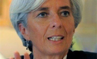 Christine Lagarde merr detyrën si shefe e FMN-së