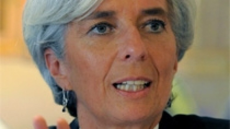 Christine Lagarde merr detyrën si shefe e FMN-së