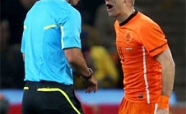 Robben: Finalja meritoi arbitër më të mirë