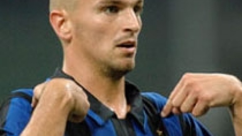 Cambiasso: Mourinho i madh si Benitez