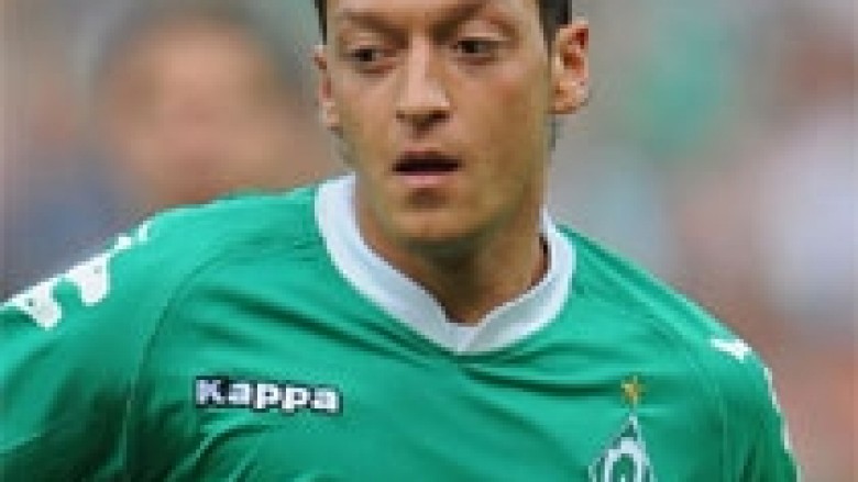 Werderi pret oferta për Ozil