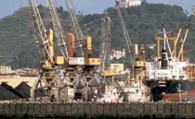 Porti i Durrësit, në vikend 13 mijë udhëtarë