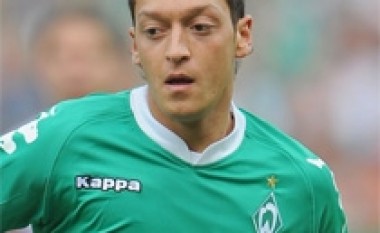 Ozil në shitje për 15 milionë funte