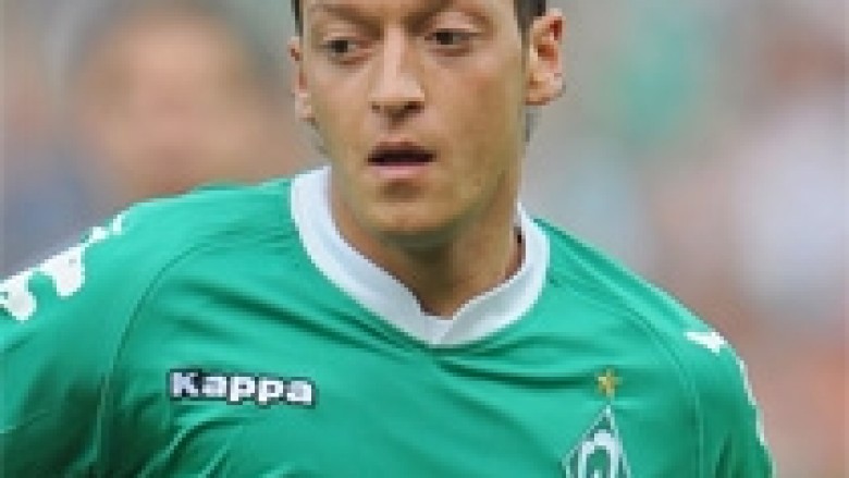 Ozil në shitje për 15 milionë funte