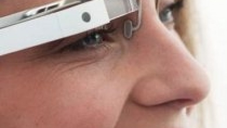 Google Glass në treg për 300 dollarë?