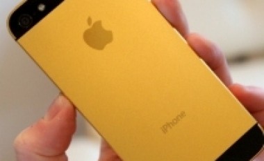 iPhone 5S është i artë, iPhone 5C plastik e me ngjyra