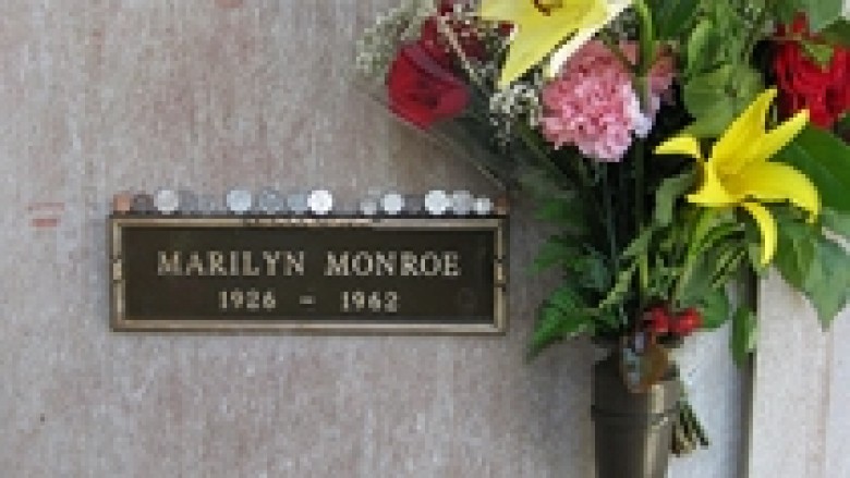 4.6 milionë dollarë për varrin mbi Marilyn Monroen