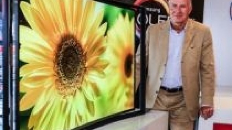 Televizori i ri 55” i Samsung me ekran të lakueshëm kushton 7999 euro