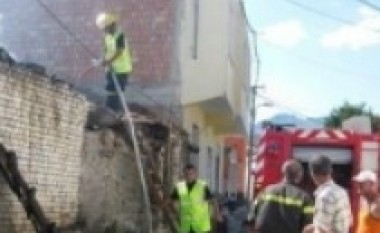 Elbasan, zjarr pranë komisariatit të policisë