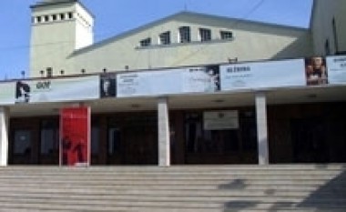 Teatri Kombëtar në krizë financiare