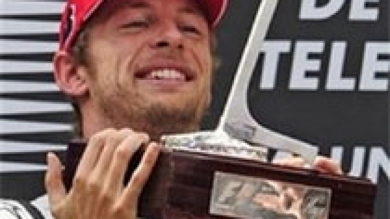 F1: Button i ngazëllyer nga lufta për titull