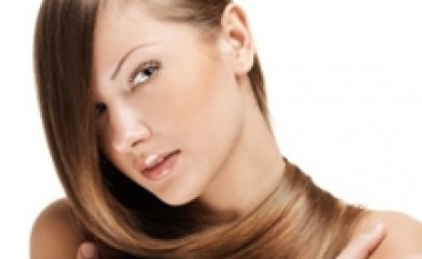 Dallimet në mes të tretmanit me keratinë dhe drejtimit të përhershëm të flokëve