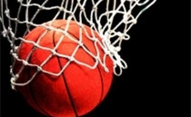 Ndërrohen topat në basketboll