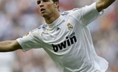 Ronaldo dhe Kaka mposhtin Villarrealin