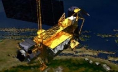 NASA: Sateliti bie në Oqeanin Paqësor